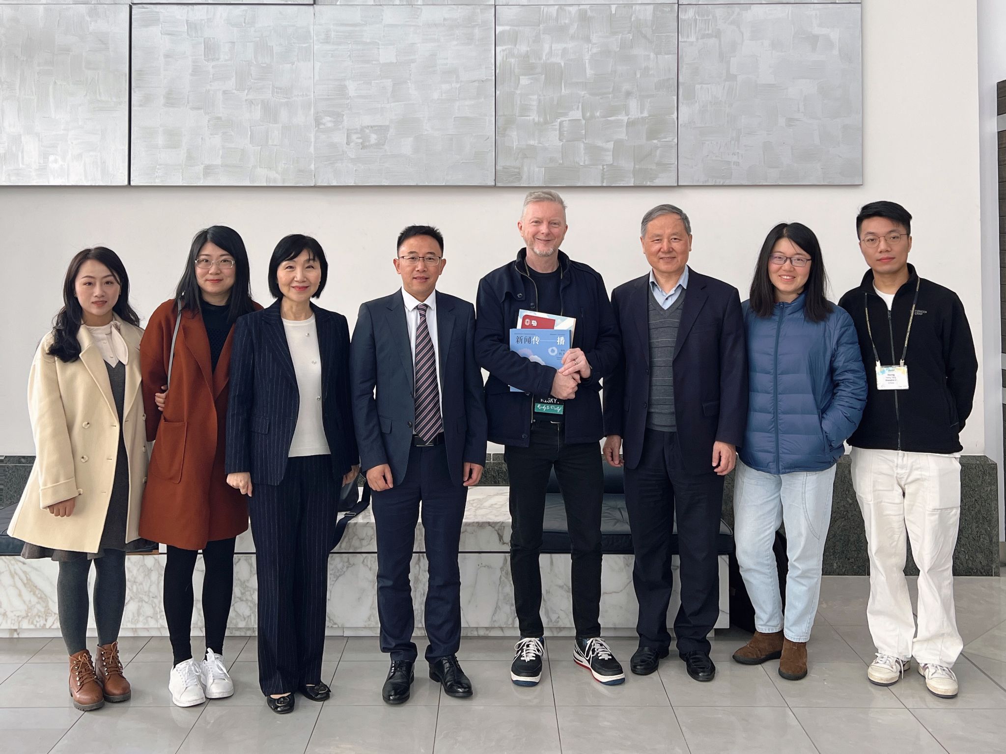 3.与悉尼大学院长合影.jpg 3.与悉尼大学院长合影.jpg